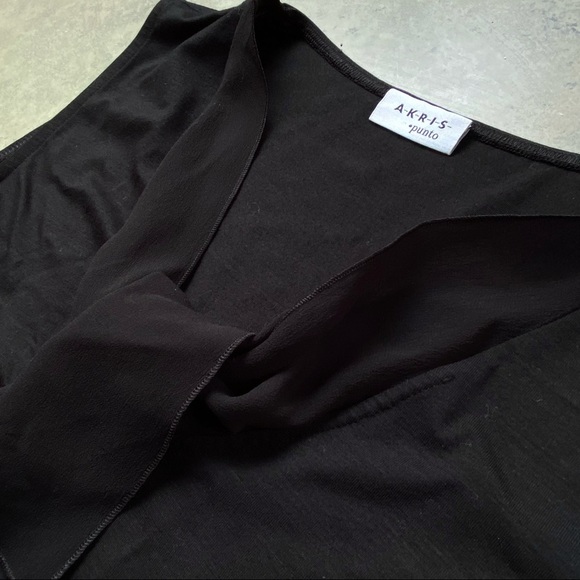 AKRIS Punto Knit V-neck Blouse with Silk Tie Ruffle Detailing - Picture 2 of 7